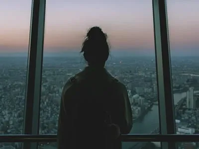 40 frases realistas para te ajudar a encarar de frente a realidade