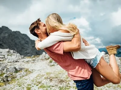 77 frases de abraço para demonstrar a importância desse gesto