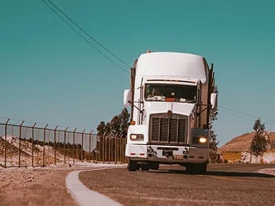 60 frases de caminhão que te farão rir e refletir sobre a vida