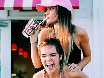 48 frases de amigas loucas para registrar o que vocês aprontam juntas