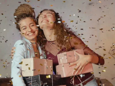 70 frases de aniversário para amiga que emocionarão sua irmã do coração