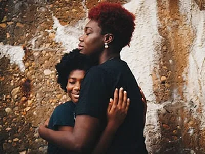 70 legendas para foto com mãe que demonstram todo o seu amor