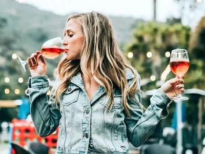 40 frases de vinho para você que gosta de apreciar essa bebida clássica