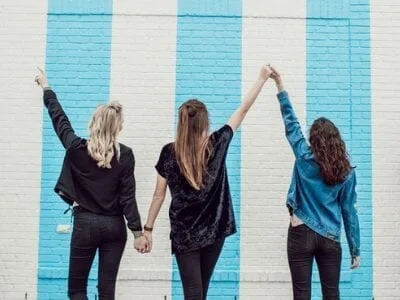 40 frases de irmandade para demonstrar o poder da união
