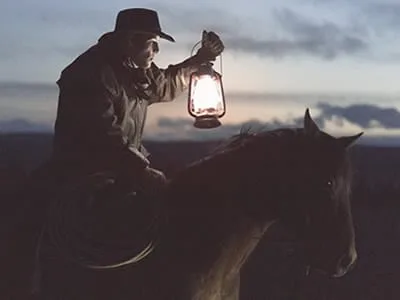 38 frases de cowboy para você que não larga a botina do pé