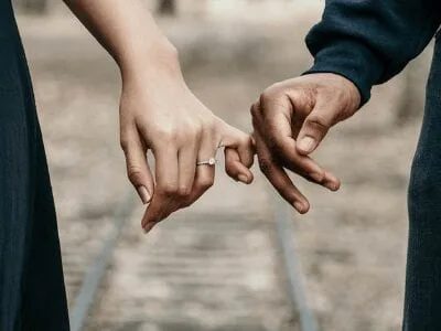 50 frases de noivado para comemorar a nova fase da vida do casal
