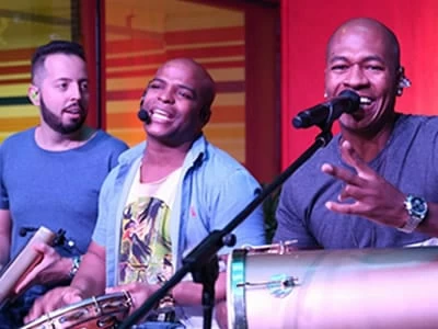 40 frases de pagode pra quem não dispensa churrasco com a turma