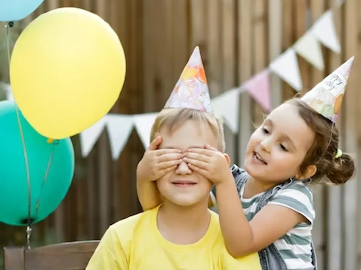 70 frases de aniversário para irmão que aproximam genuinamente