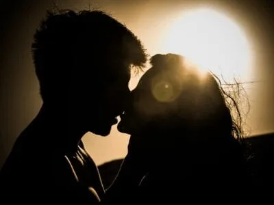 40 frases de amor proibido para libertar sentimentos ocultos
