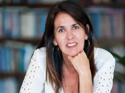 30 frases de Martha Medeiros para quem gosta de uma boa leitura