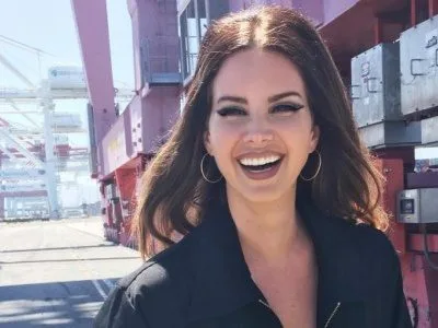 30 frases da Lana Del Rey para se deliciar com a obra dessa artista única