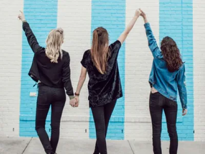 50 frases para amigos especiais que celebram a verdadeira amizade