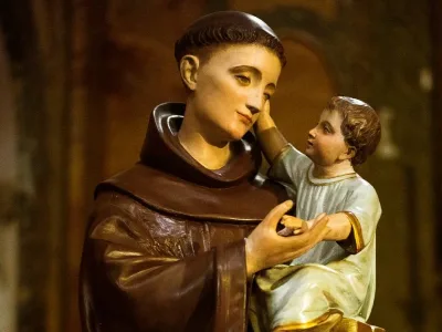 30 frases de Santo Antônio que é o autêntico casamenteiro