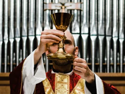30 frases para o Dia do Padre para homenagear essa figura religiosa