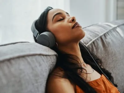 50 frases de relaxamento para respirar fundo e encontrar paz