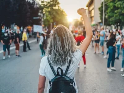 30 frases sobre democracia que trazem diferentes pensamentos