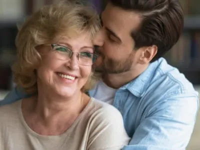 20 frases de poema para mãe que demonstram como é gigante esse amor
