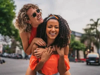 40 frases de amizade em inglês que mostram muito carinho e amor