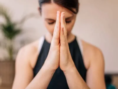 40 frases namastê carregadas de positividade e paz de espírito