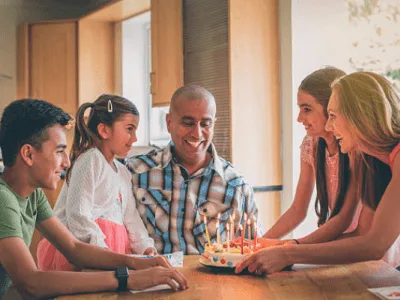 30 frases de aniversário para padrasto que nasceu para ocupar esse papel