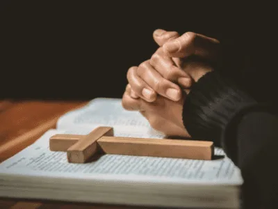 40 frases de bom domingo com Deus para um dia cheio de bênçãos