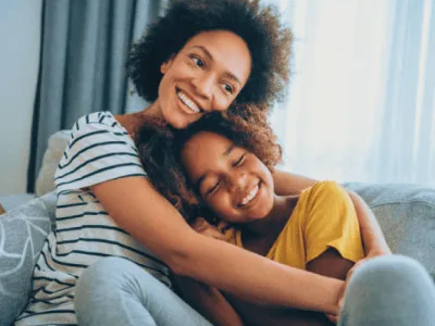 40 frases de colo de mãe repletas de aconchego e amor materno