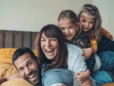 40 frases engraçadas de família para rir de tudo que vocês aprontam
