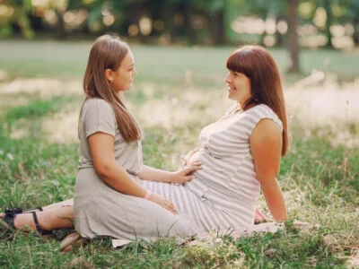 45 frases de Feliz Dia das Mães para amiga guerreira e carinhosa