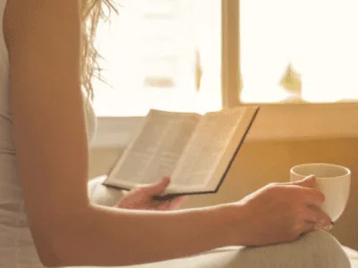 25 frases de Salmos de bom dia para abençoar as pessoas queridas