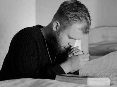 30 frases de oração para dormir cheio de bênçãos e proteção divina