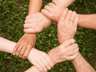 30 frases de versículos sobre família que celebram esse laço sagrado