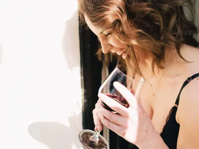 50 frases de vinho engraçadas para rir enquanto bebe uma garrafa