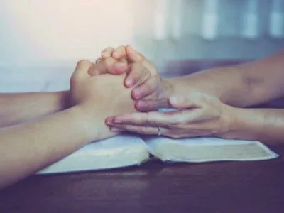 30 frases bíblicas para casal que fortalecem essa união em Deus