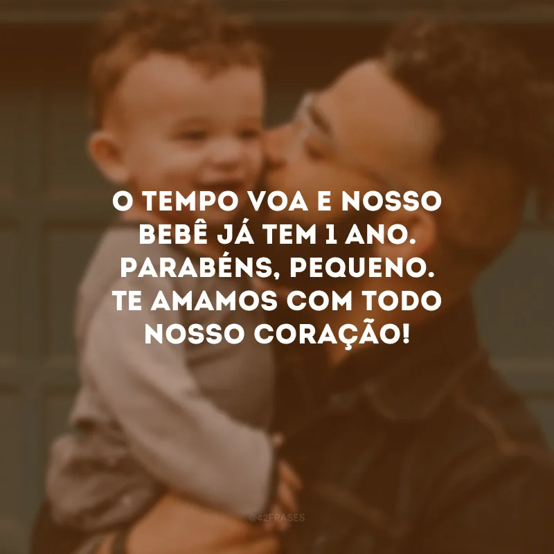O tempo voa e nosso bebê já tem 1 ano. Parabéns, pequeno. Te amamos com todo nosso coração!