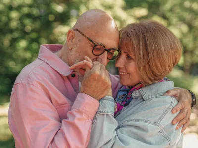 30 frases de 35 anos de casados que celebram bodas de coral