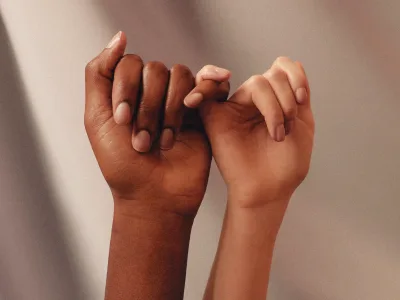 35 frases de homenagem às mulheres que enaltecem suas qualidades
