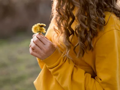 130 frases de amor-próprio que inspiram autocuidado