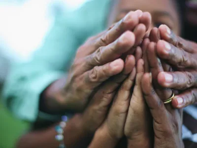 30 frases de oração da família que abençoam seu lar com o amor de Deus