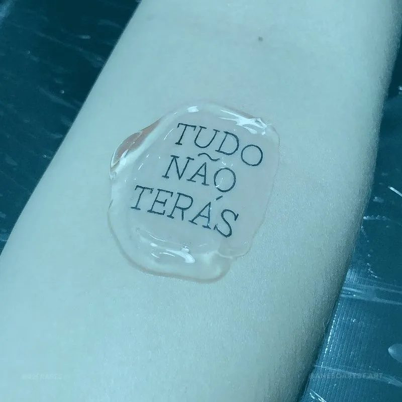 Tudo não terás.