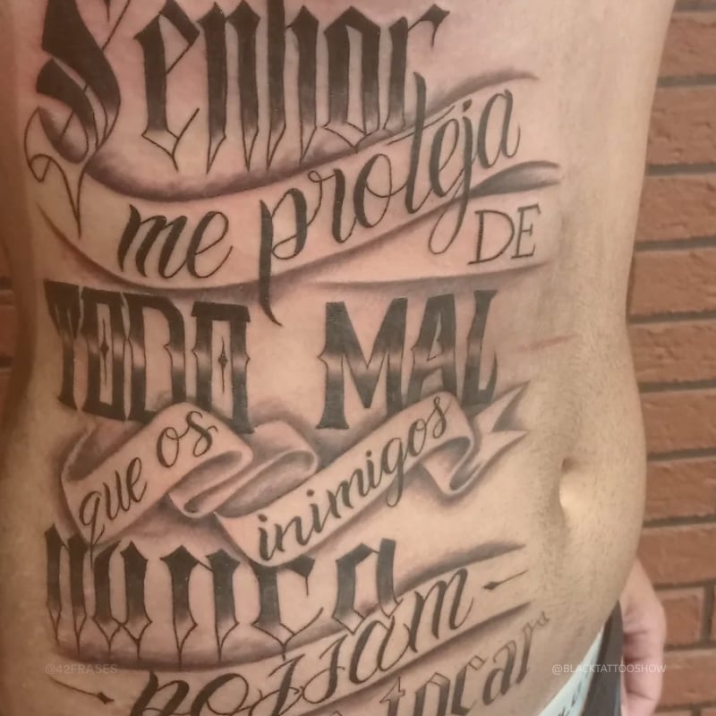 Senhor, me proteja de todo mal. Que os inimigos nunca possam me tocar. 