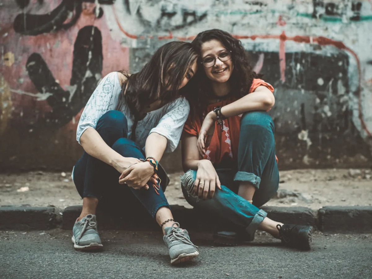 50 frases de aniversário para emocionar amiga com muito amor