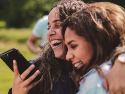 100 frases curtas para status que vão impactar suas redes